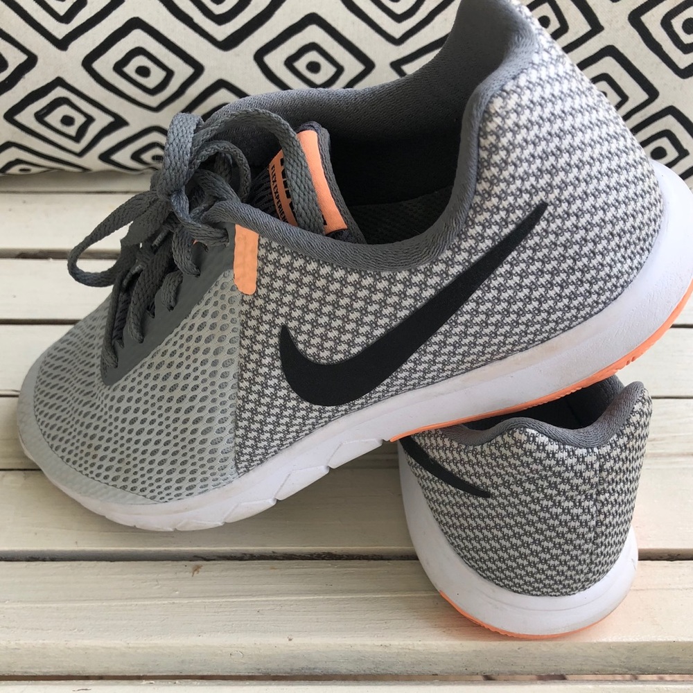 Woman’s Nike Flex